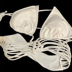 BNWT 3 pieces!!! Bikinis and top🎁